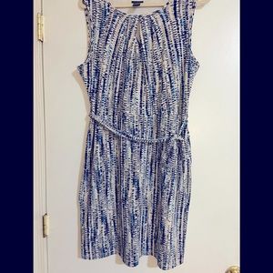 Ann Taylor keyhole neck dress